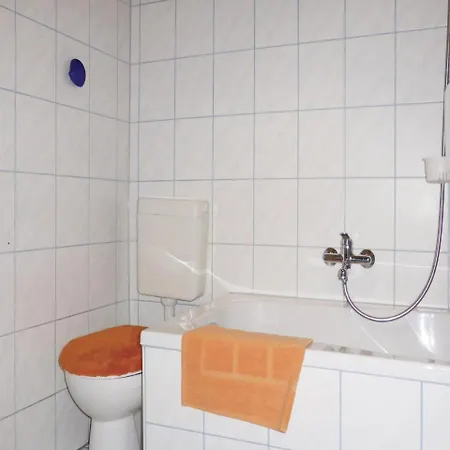 Hutzenstub B בית נופש *