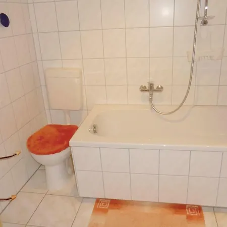בית נופש Hutzenstub B *